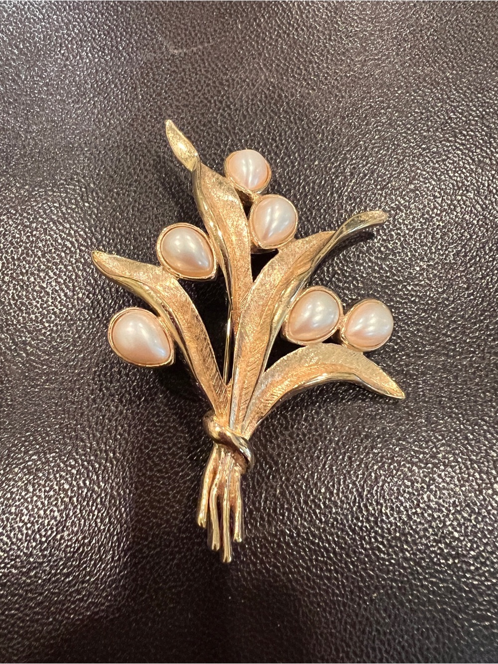 Vintage Trifari Gold Tone Faux Pearl Flower Brooch Pin  Statement Jewelry